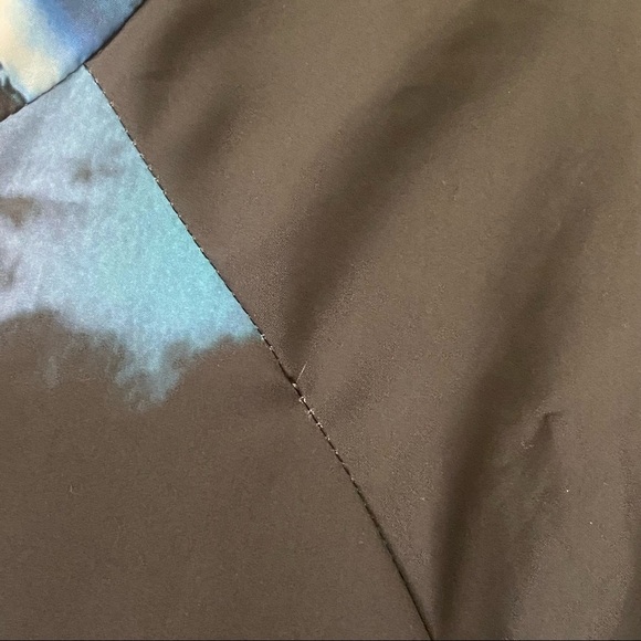 Ivy Park Mixed Mesh Windbreaker Hoodie in Ink‎ Floral - Picture 8 of 12